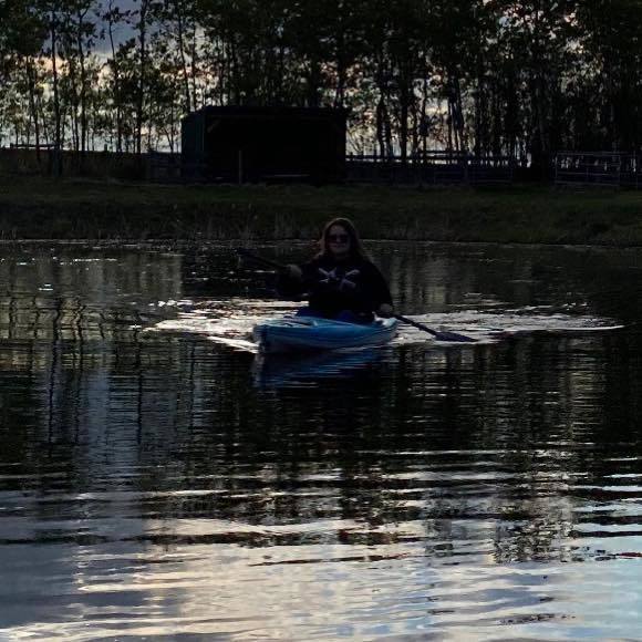 Meet your Posher, Taylor - Picture 1 of 3